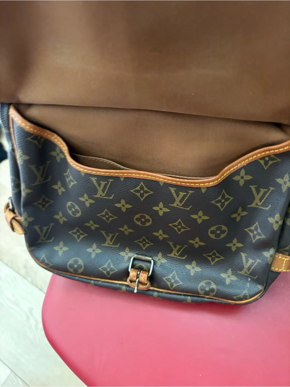 Louis Vuitton Monogram Canvas Messenger Bag with Vachetta Trim unisex - Picture 12 of 15
